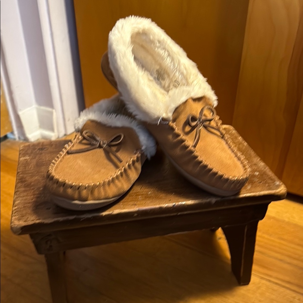 J. Crew Moccasin Suede Plush Lined Slippers Fall 2023 Size 10 women’s EUC